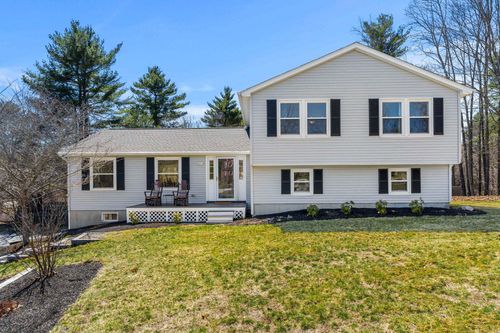 8 Muirfield Dr, Stratham, NH, 03885-2455 | Card Image