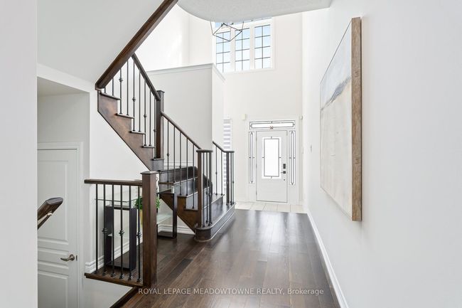 121 Upper Canada Crt, House other with 4 bedrooms, 4 bathrooms and 4 parking in Georgetown ON | Image 4