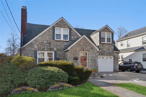 50 Paumanake Ave, Babylon, NY, 11702-1910 | Card Image