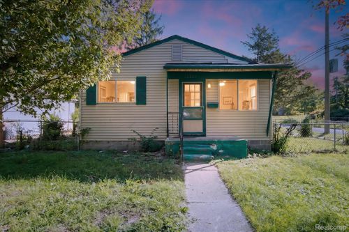 16800 Wormer St, Detroit, MI, 48219-3678 | Card Image