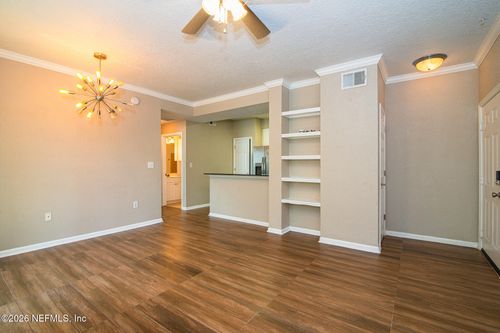 424-8539 Gate Pkwy W, JACKSONVILLE, FL, 32216-1019 | Card Image