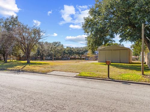 2306 Powell St, Bay City, TX, 77414-7400 | Card Image