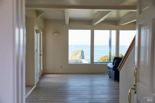 30200 N Hwy 1 Highway, Fort Bragg, CA, 95437 | Card Image