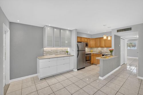 77-4051 Ne 13th Ave, Oakland Park, FL, 33334-4682 | Card Image