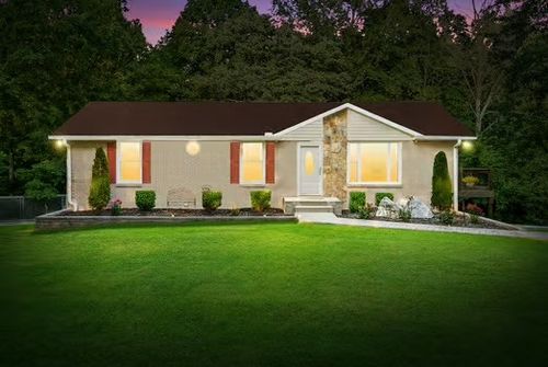 1001 Issac Clifton Rd, Chapmansboro, TN, 37035-5323 | Card Image