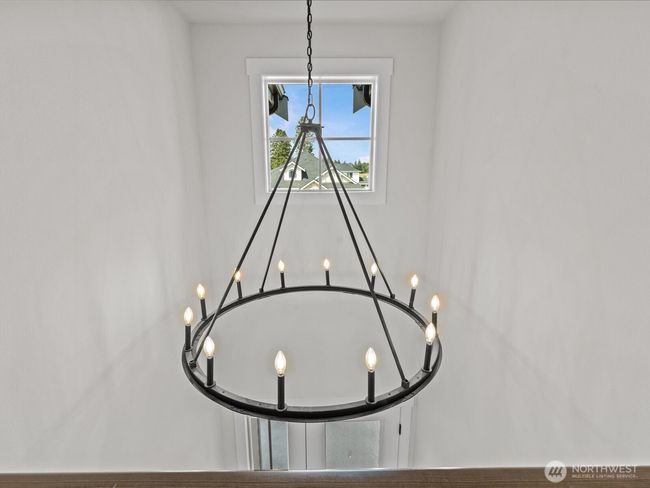 large entry way | Image 19