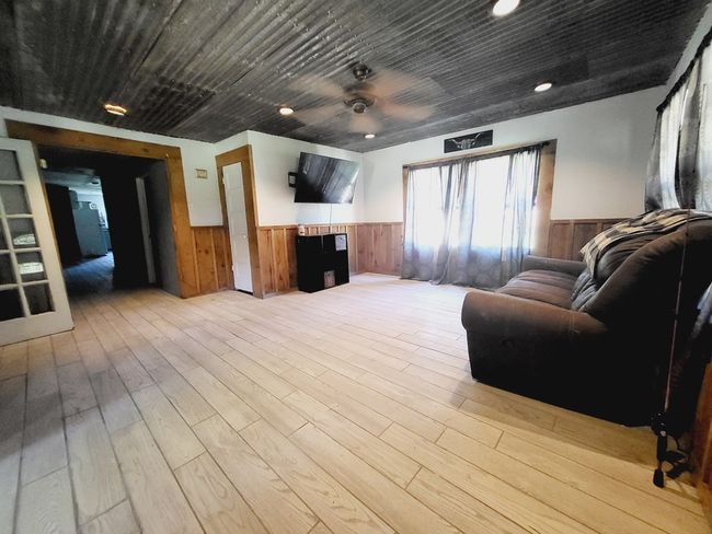 213 Hawthorne St, Home with 4 bedrooms, 1 bathrooms and null parking in Elkhart TX | Image 14