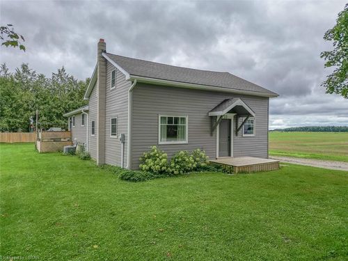 33 Mill Rd W, Brucefield, ON, N0M1J0 | Card Image