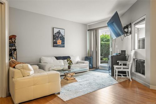 215-99 Chapel St, Nanaimo, BC, V9R5H3 | Card Image