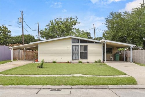 402 Blossom St, Terrytown, LA, 70056-2766 | Card Image