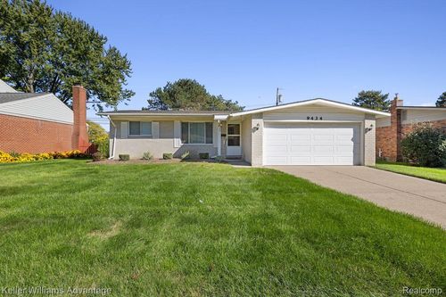 9434 Patton St, Livonia, MI, 48150-3335 | Card Image