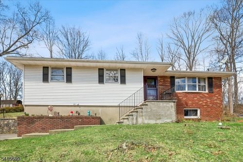 105 Andover Sparta Rd, Newton, NJ, 07860-9755 | Card Image