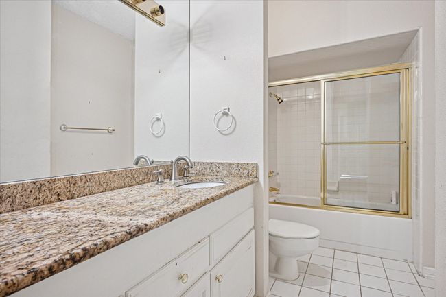 Bathroom | Image 15