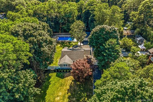 16 Old Stump Rd, Brookhaven, NY, 11719-9502 | Card Image