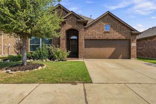 9220 Bronze Meadow Dr, Fort Worth, TX, 76131-1813 | Card Image