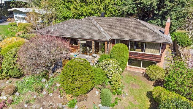 2665 Rosebery Avenue, House other with 4 bedrooms, 2 bathrooms and 2 parking in West Vancouver BC | Image 3