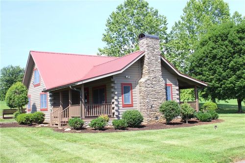 2047 Us 21, State Road, NC, 28676-9505 | Card Image