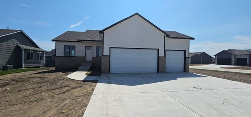2121 E Cedar Tree St, Park City, KS, 67219-2301 | Card Image