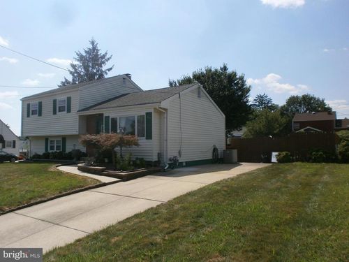 25 Marcia Dr, Trenton, NJ, 08610-2414 | Card Image
