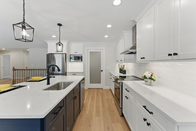 18 - 18 Nicols Way, Condo with 2 bedrooms, 2 bathrooms and 2 parking in Easthampton MA | Image 9