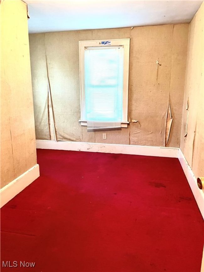 View of unfurnished room | Image 18