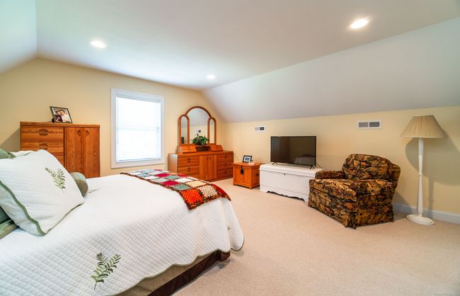 Upper Level Bedroom | Image 27