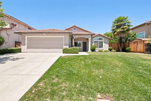1571 Mimosa St, Hollister, CA, 95023-8054 | Card Image