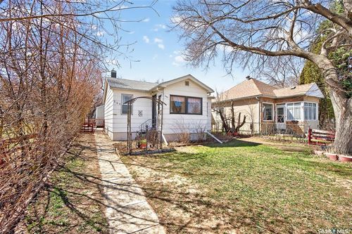 245 Iroquois Street W, Moose Jaw, SK, S6H5A8 | Card Image