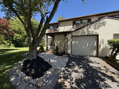 9 Hoffman Ct, East Brunswick, NJ, 08816-3571 | Card Image