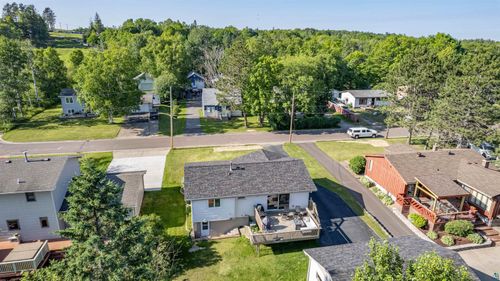 588 W Winona St, Duluth, MN, 55803-1911 | Card Image