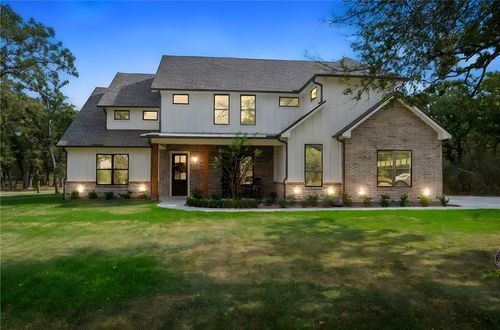 5529 Woodland Park Drive, College Station, TX, 77845 | Card Image