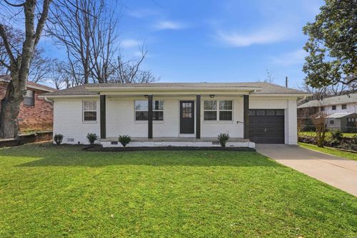 8915 Cloverhill Road, Little Rock, AR, 72205 | Card Image