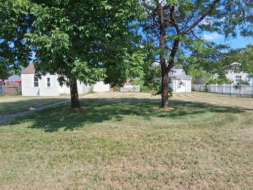 212 37th Ave N, Saint Cloud, MN, 56303-4052 | Card Image