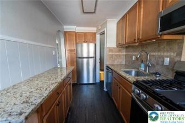449 E Garrison St, Townhouse with 3 bedrooms, 1 bathrooms and null parking in BETHLEHEM PA | Image 8