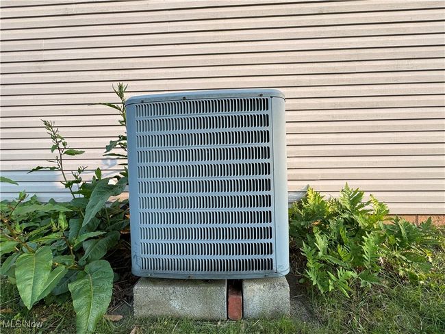 Exterior view of cooling unit | Image 37