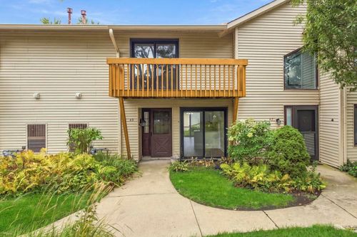 43-43 Constitution Ct, Vernon Hills, IL, 60061-1102 | Card Image