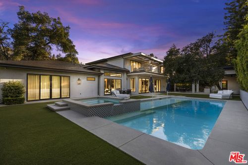 17401 Louise Ave, Encino, CA, 91316-3926 | Card Image