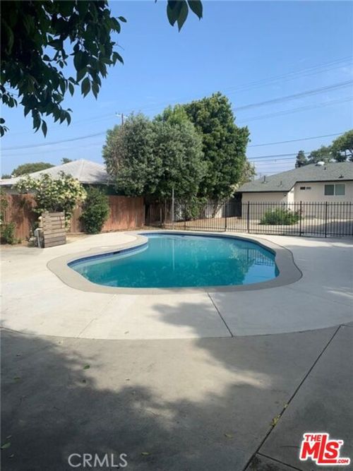 17902 Saticoy St, Reseda, CA, 91335 | Card Image