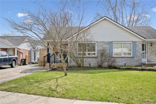185 Forrest Ave E, New Hamburg, ON, N3A1X8 | Card Image