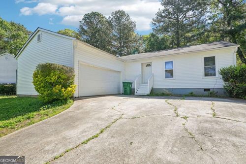 2058 Corners Cir, Lithonia, GA, 30058-7989 | Card Image