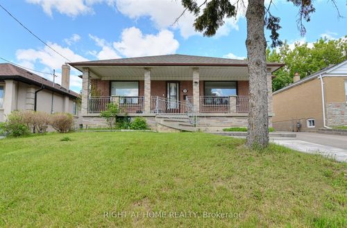 34 William Cragg Dr, North York, ON, M3M1T9 | Card Image