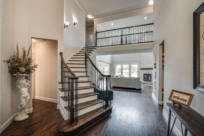 Gorgeous front entry | Image 6