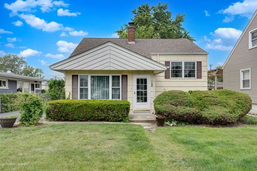 768 S Spring Rd, Elmhurst, IL, 60126-4747 | Card Image