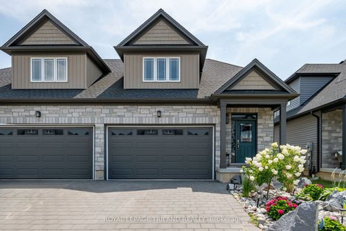 {{alt}} | Card Image