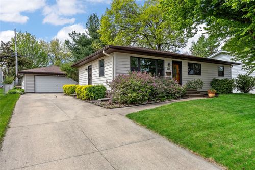 1805 Brockman Avenue, Marion, IA, 52302 | Card Image
