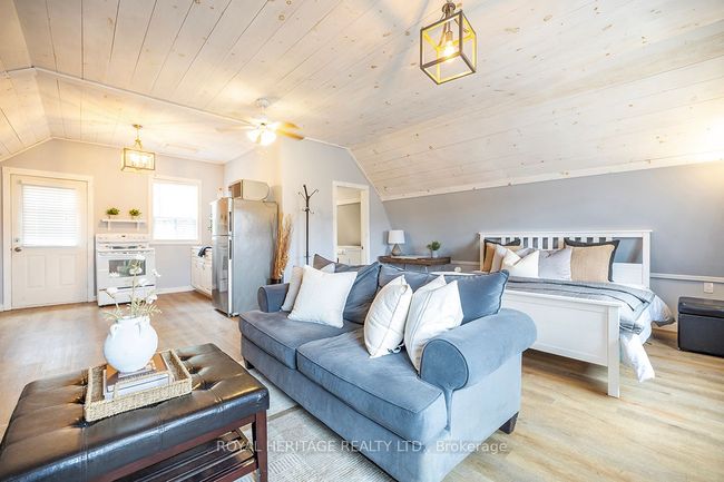 5119 Halstead Beach Rd, House other with 2 bedrooms, 3 bathrooms and 6 parking in Hamilton Township ON | Image 37