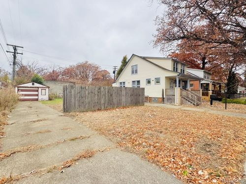 207 Farmdale St, Ferndale, MI, 48220-1806 | Card Image