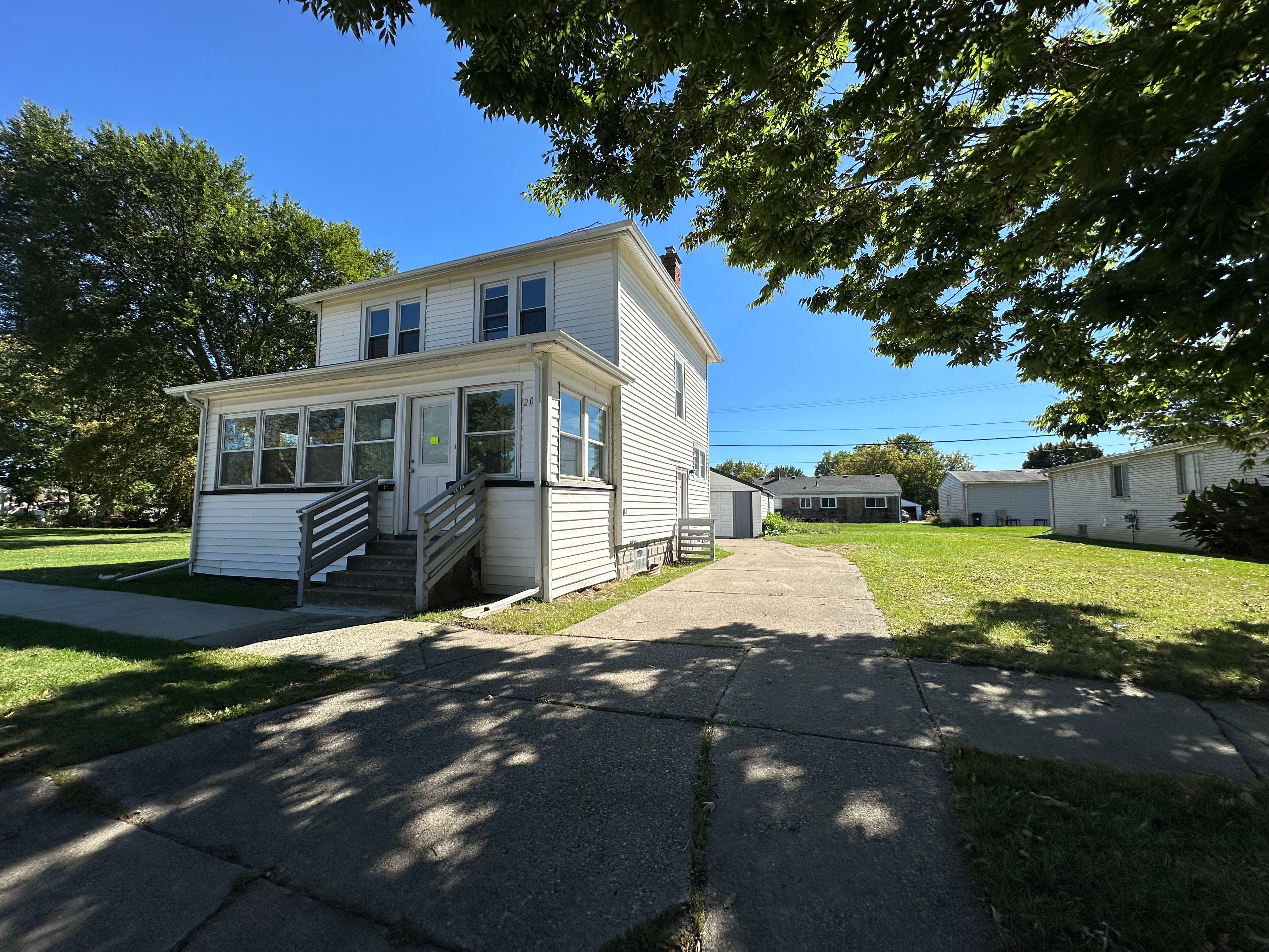 Walnut St, Mount Clemens, MI 48043