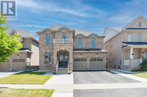 7 Wellpark Way, Brampton, ON, L6P3Z6 | Card Image