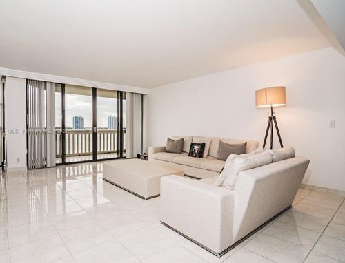 apt-802-1000 E Island Blvd, Aventura, FL, 33160-4938 | Card Image
